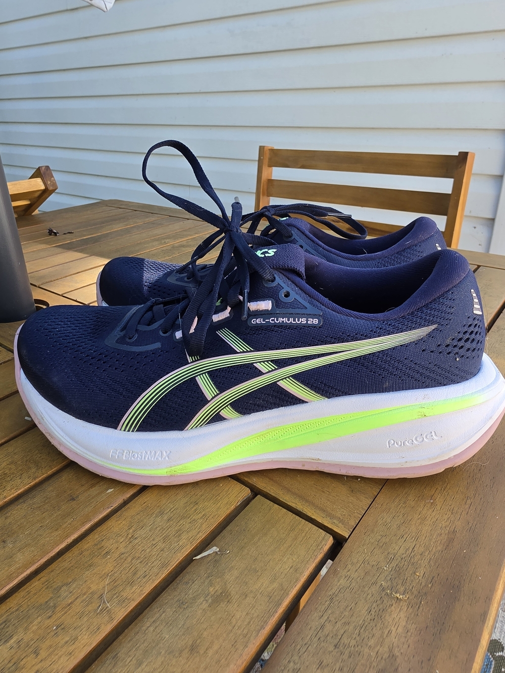 ASICS WOMENS Navy and Lime GEL-Cumulus 28 Sneakers